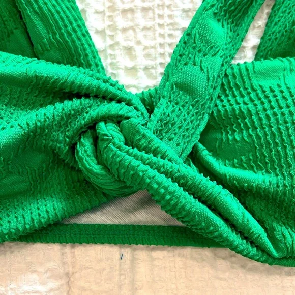 💚✨Cutest Kelly Green Bikini Set! - XS - Preppy! High waisted, cross over top✨💚 - Picture 4 of 10